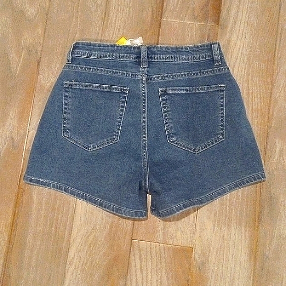 NWT Embellished Denim Jean Shorts Size S - Picture 5 of 6